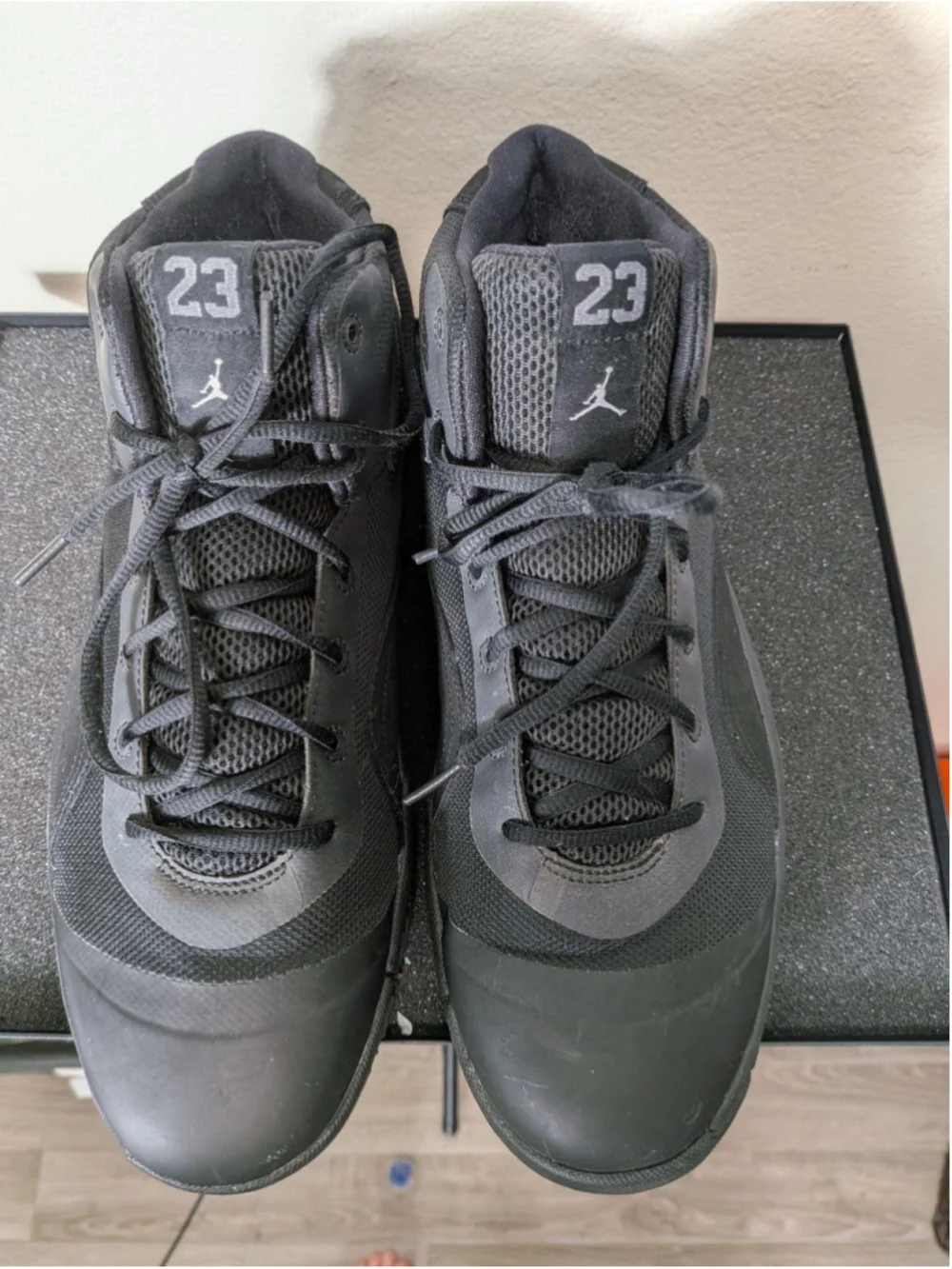 Jordan Shoes Mens Size 12.5 Black Mid Top Basketball Sneakers 684835-010